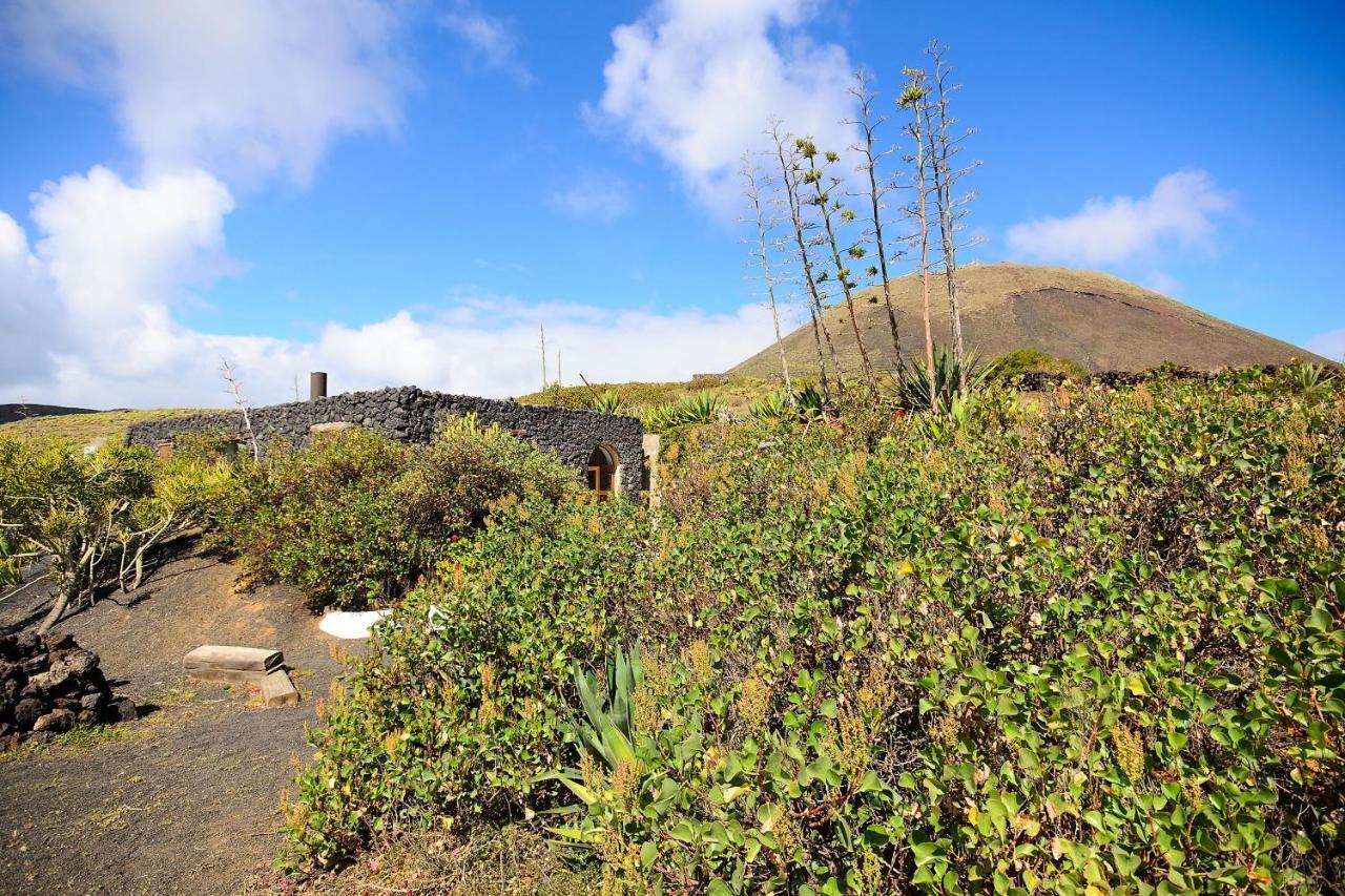 La Bodega - House On Volcano With A Piano Haria Exterior photo